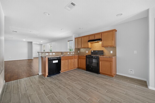 Building Photo - 2730 Skyview Silver Dr