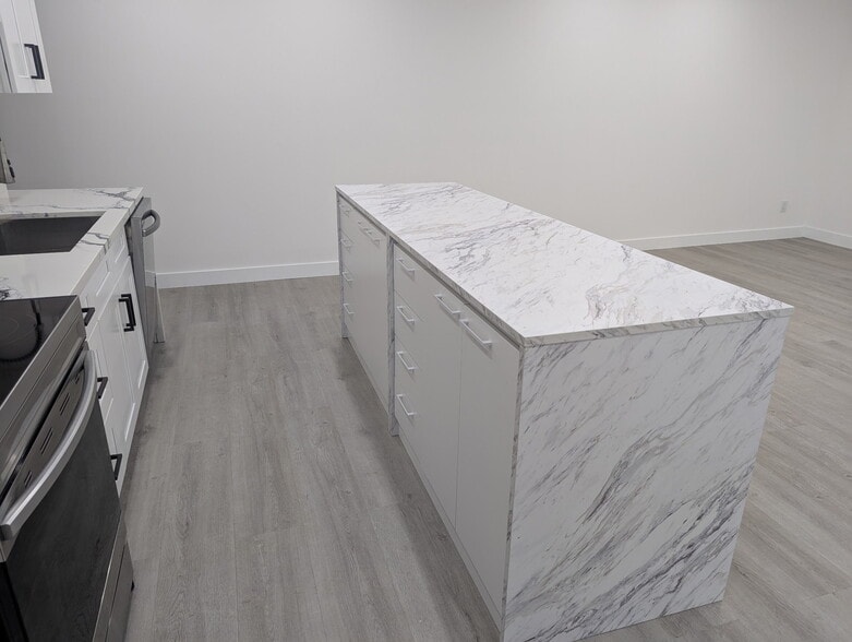 Building Photo - 19057 Friar St