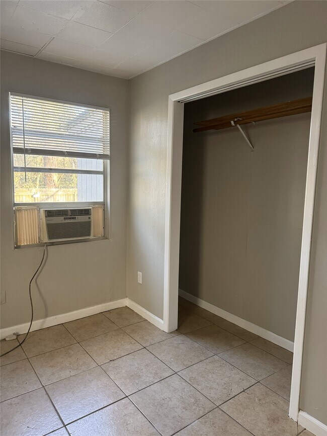 Building Photo - 705 Smokey River Bend