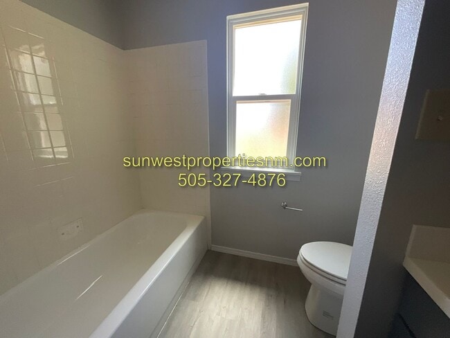 Building Photo - 3 Bedroom, 2 Bath Home in the Country