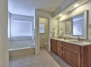 Building Photo - 2603 Bayberry Ln