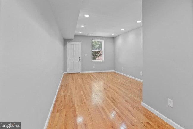 Building Photo - 513 S Chester St