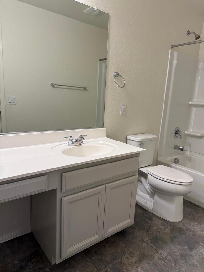 Building Photo - 16579 W Jenan Dr