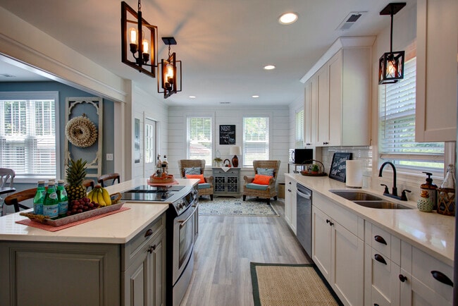 Building Photo - 6262 Ware Neck Rd