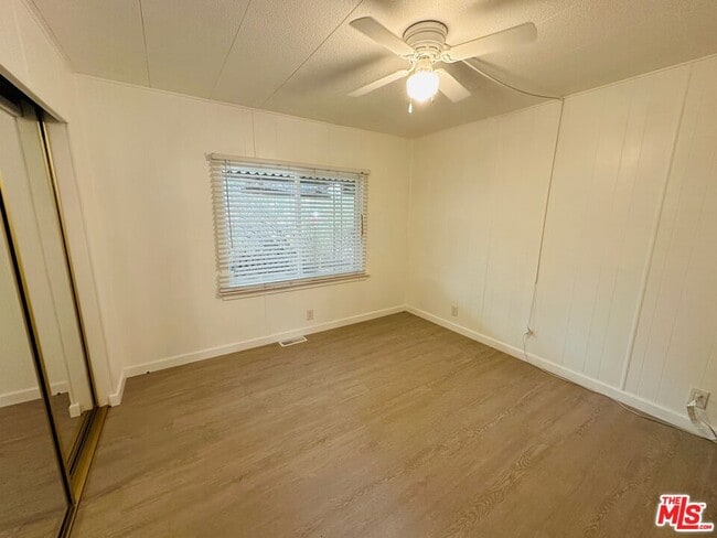 Building Photo - 406 S Paseo Laredo