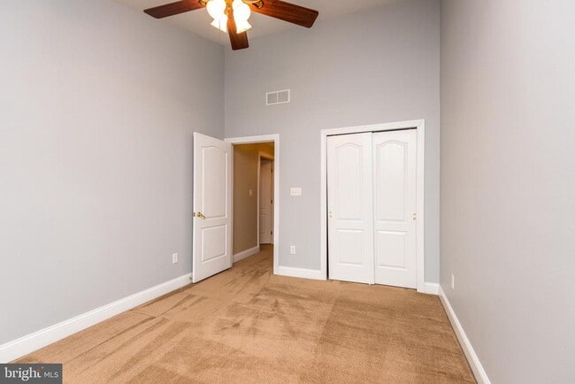 Building Photo - 3233 Meadow View Cir