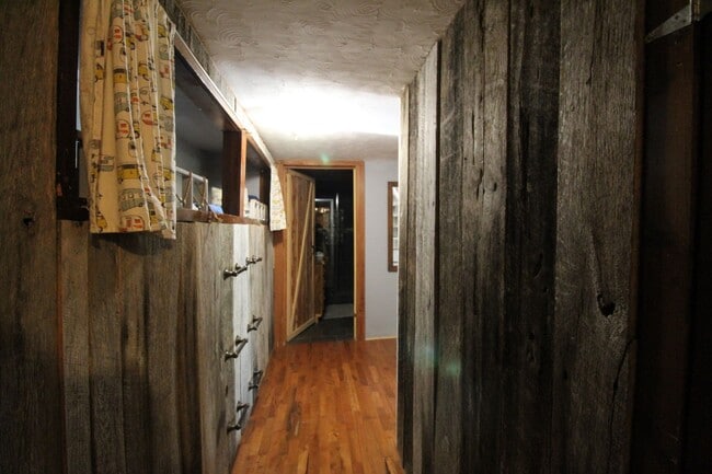 Building Photo - 8045 Sarah Thomas Rd