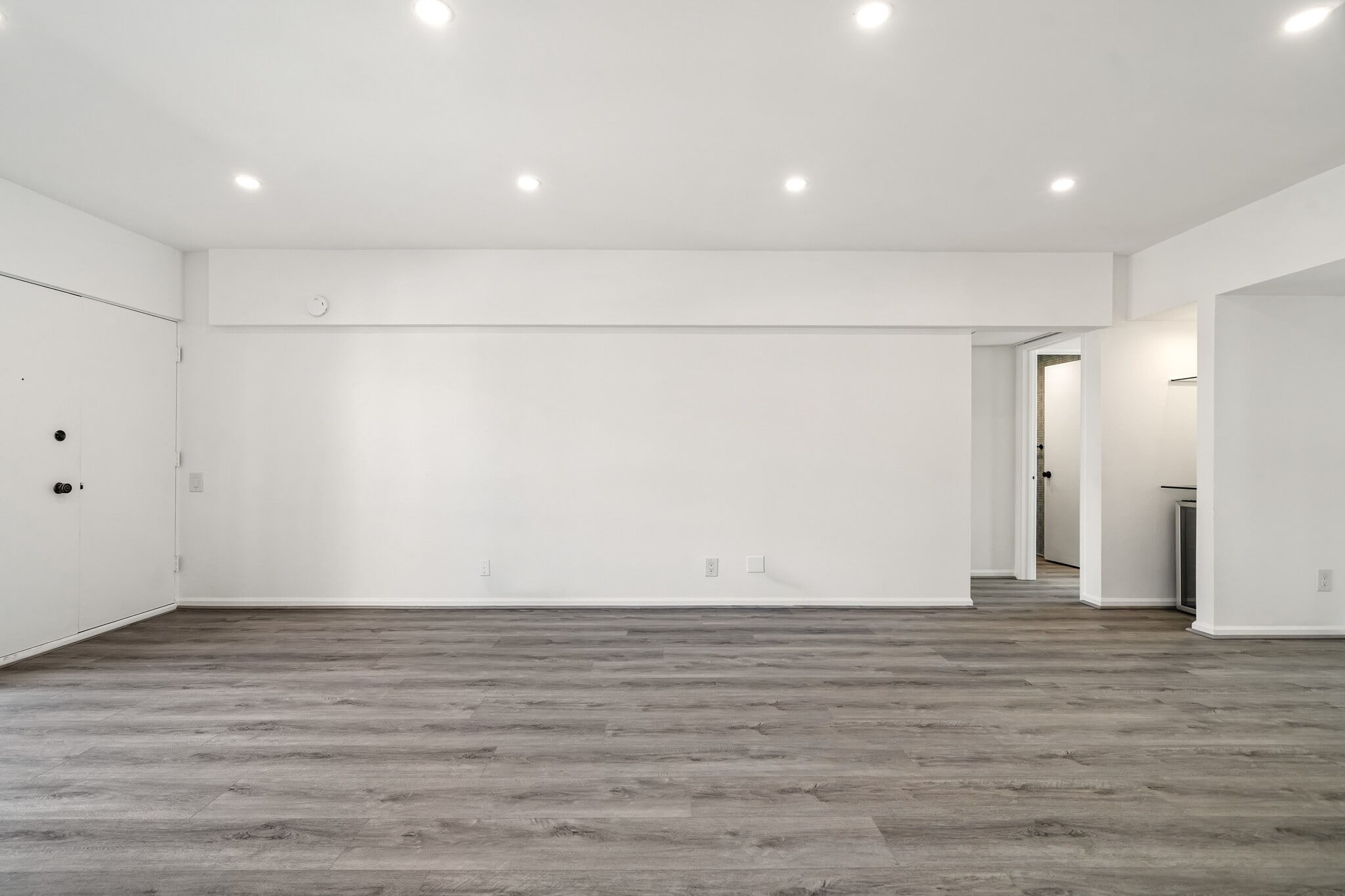 Building Photo - 277 E Alejo Rd