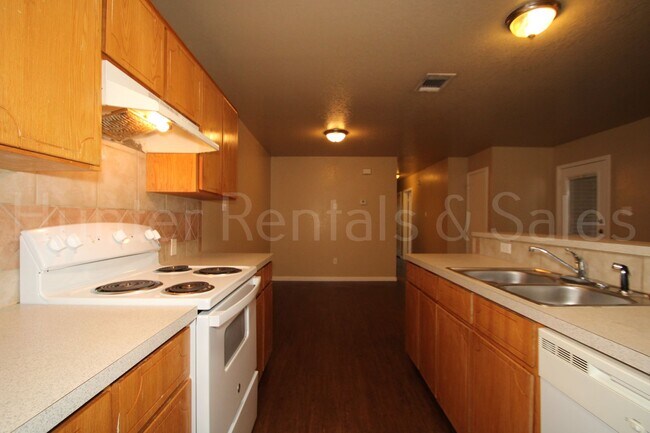 Building Photo - Awesome Duplex in Harker Heights
