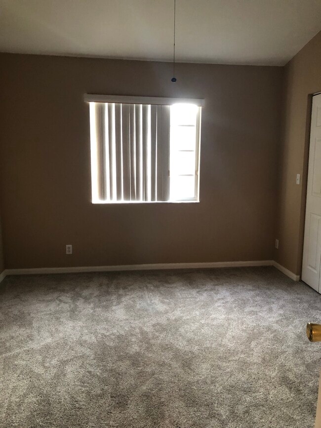 Building Photo - 10037 Poppy Hill Dr