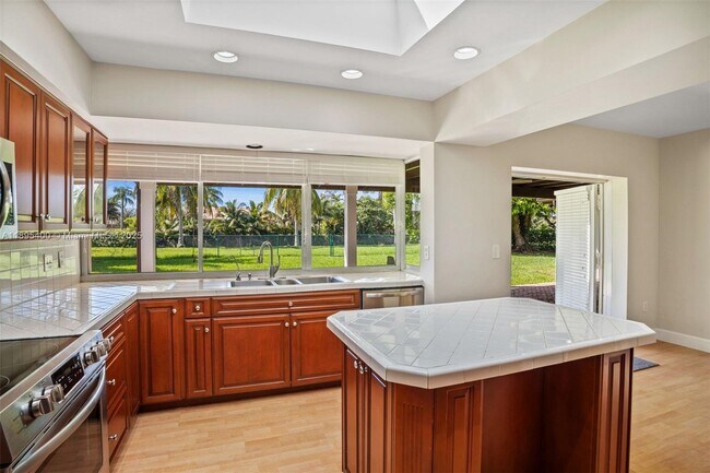 Building Photo - 8340 SW 83rd St