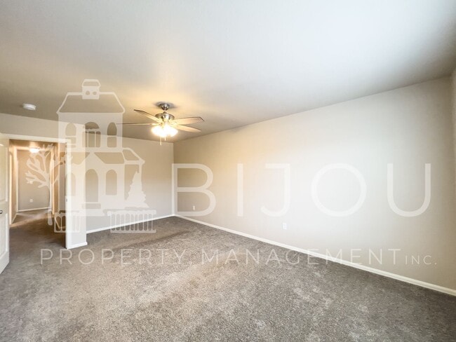 Building Photo - 7661 Silver Larch Pt