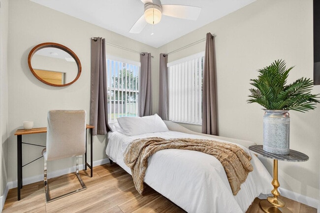 Building Photo - 10546 53rd Ave N