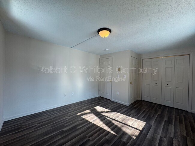 Building Photo - 195 Burgundy Hill Ln