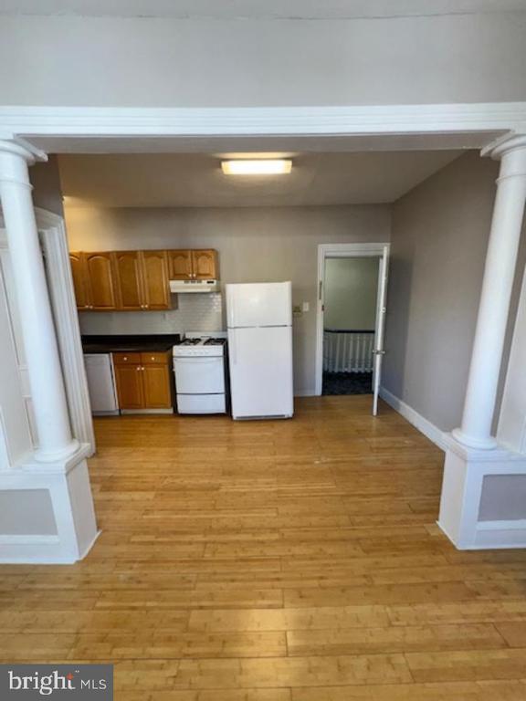 Building Photo - 4 W Athens Ave