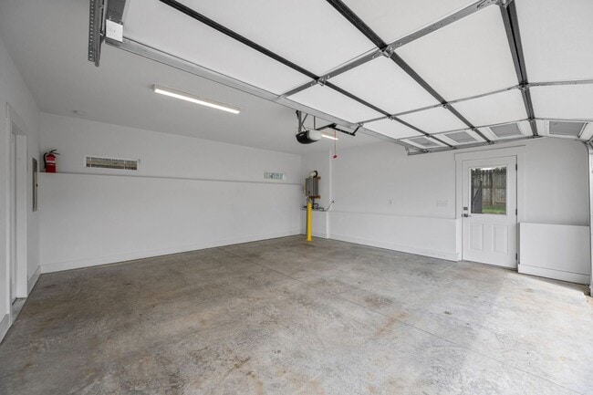 Building Photo - Charlotte Park Home