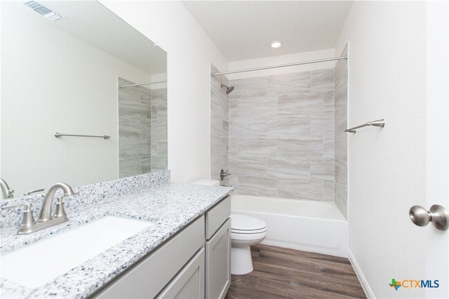 Building Photo - 5815 Betty Lou Dr