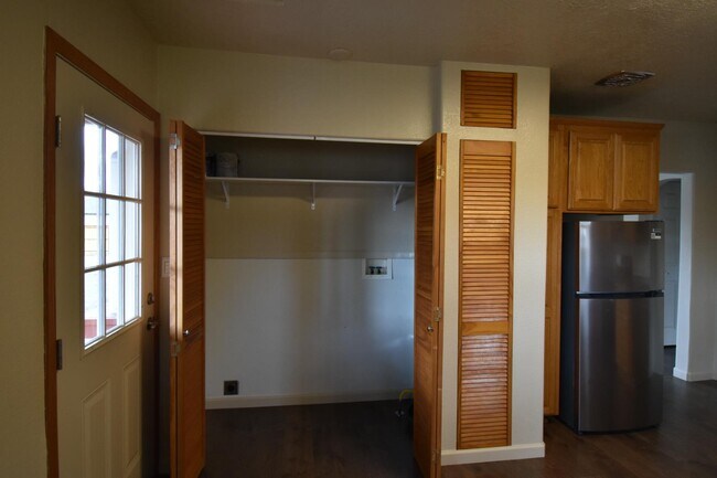 Building Photo - 2515 Wiard St