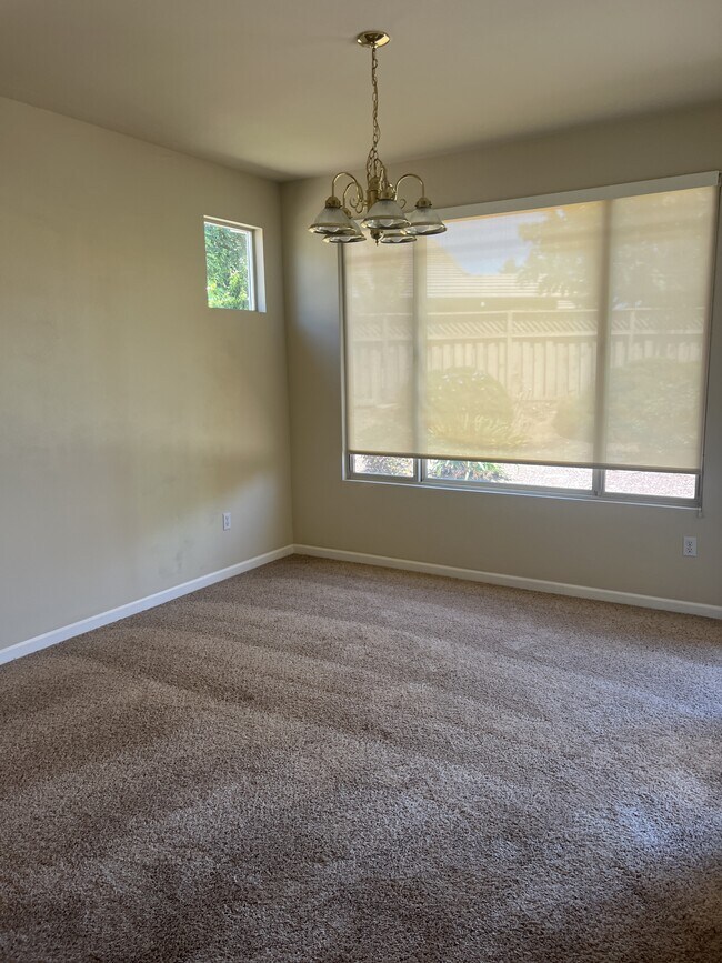 Building Photo - 1205 Shadow Glen Ln
