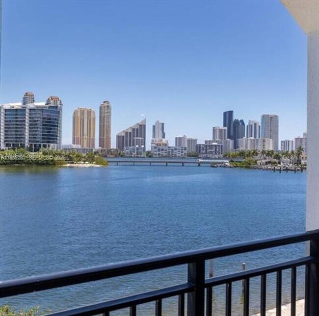 Building Photo - 3255 NE 184th St