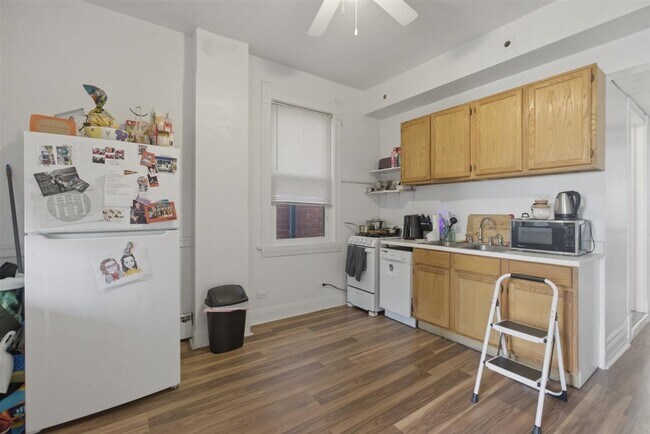 Building Photo - 3507 N Seminary Ave