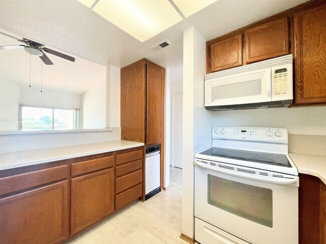 Building Photo - Upper Level Condo in The Villas of Calavera Hills!