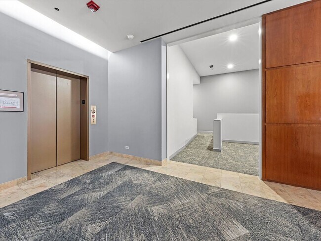 Building Photo - 211 E Ohio St