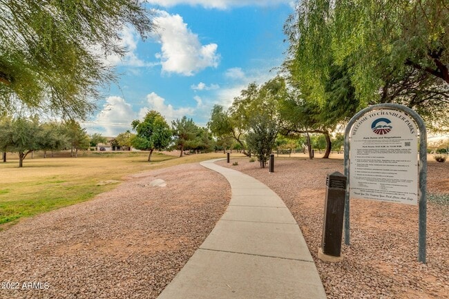 Building Photo - 1345 W Musket Way