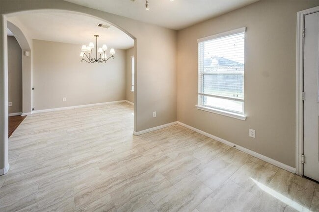 Building Photo - 10902 Barker View Dr