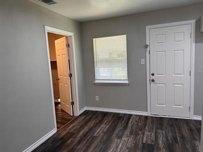 Building Photo - 560 Loraine Cir