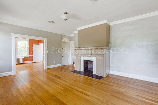 Building Photo - 1404 Wilmington Ave W