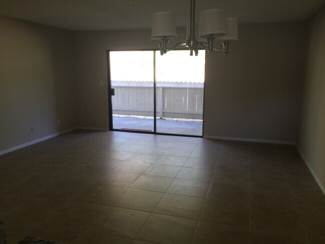 Building Photo - ranchview490
