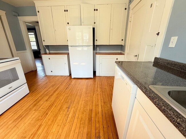 Primary Photo - 58 Longfellow Rd