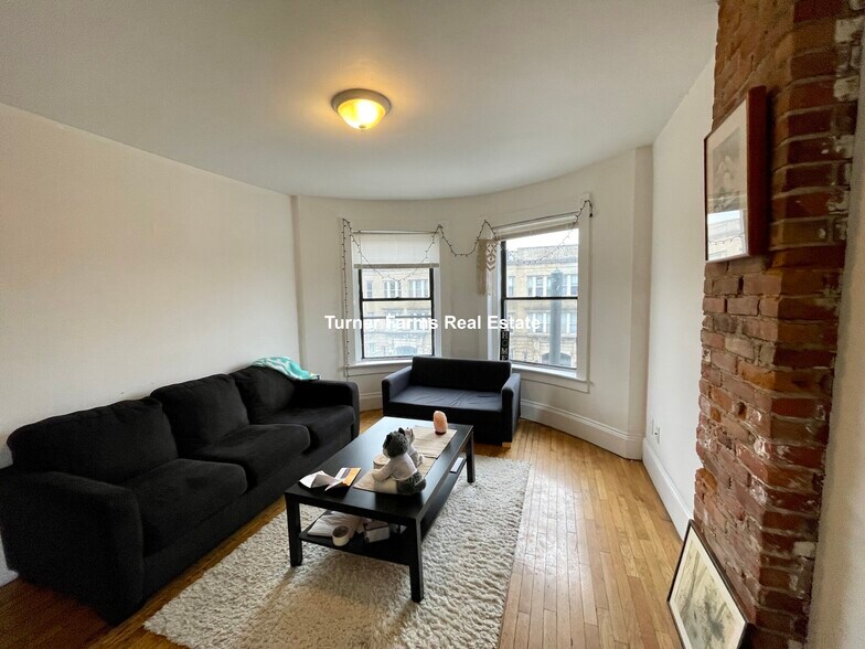Building Photo - 880 Huntington Ave