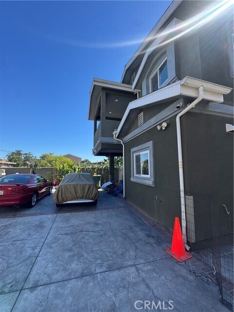 Building Photo - 3533 W 109th St