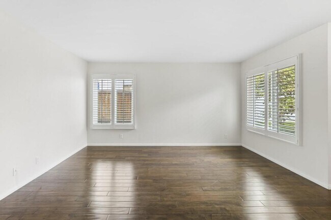 Building Photo - 10976 Glencreek Cir