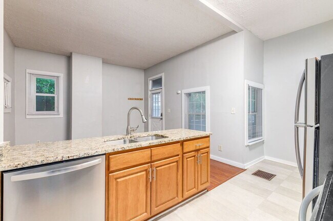 Building Photo - 1518 Worthington St