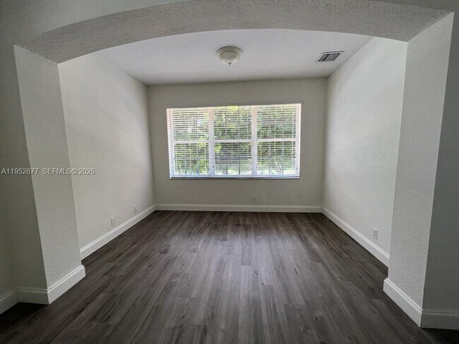 Building Photo - 1971 Harbor View Cir