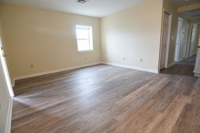 Building Photo - 151 NY-32 S