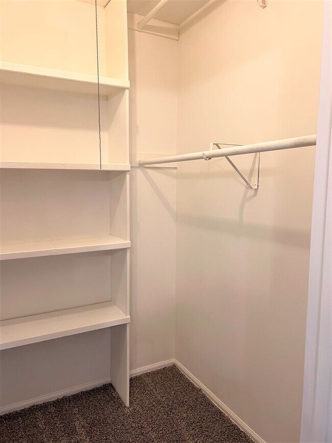 Building Photo - Updated 2 bedroom Townhome - University City
