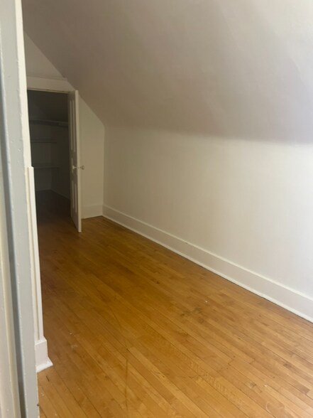 Building Photo - 1804 N Astor St