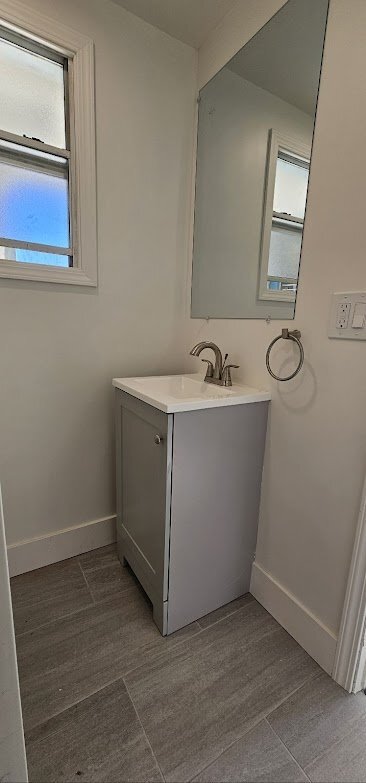 Building Photo - Updated 1 bed / 1 bath, conveniently located on the Westside, near the beach, UCSC & downtown