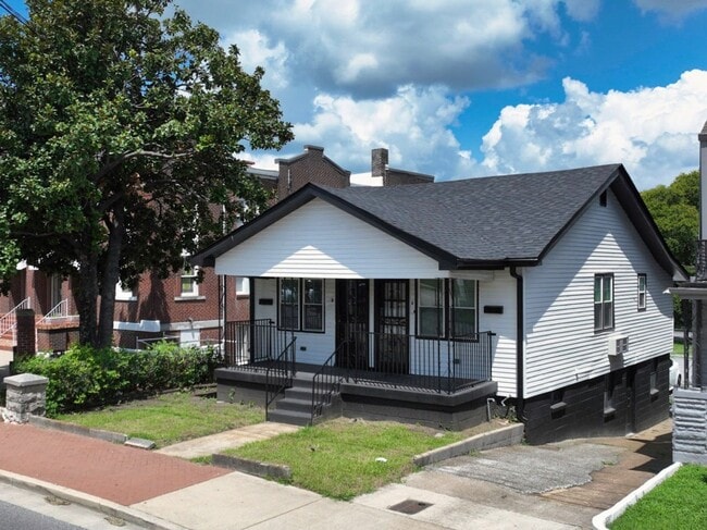 Building Photo - 1406 Jefferson St