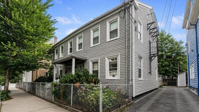 Building Photo - 6 6th St