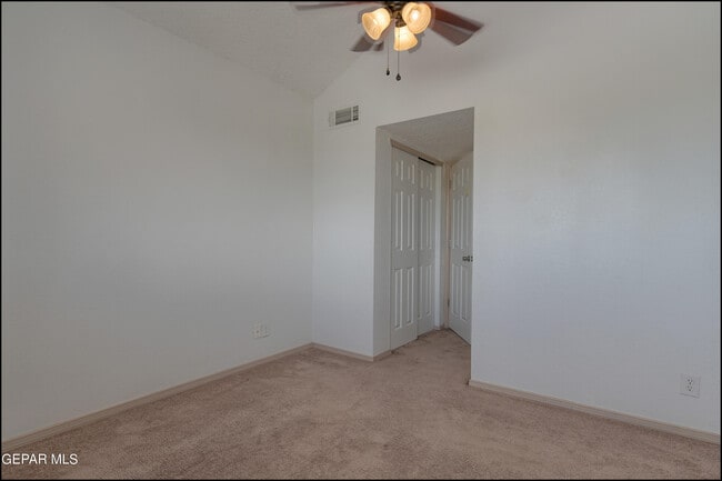 Building Photo - 894 Melville Ln