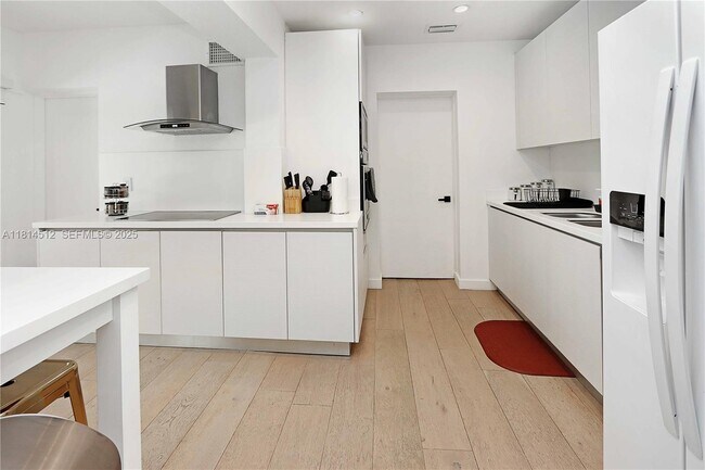 Building Photo - 1109 NE 89th St