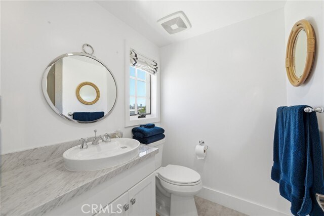 Building Photo - 305 Montero Ave