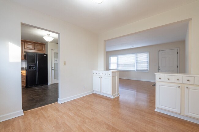 Building Photo - MOVE IN READY 4-bedroom Ranch home nestled in the Heart of Norfolk!