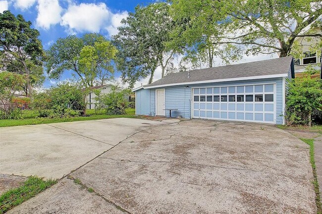 2-car detached garage - 1617 Tabor St
