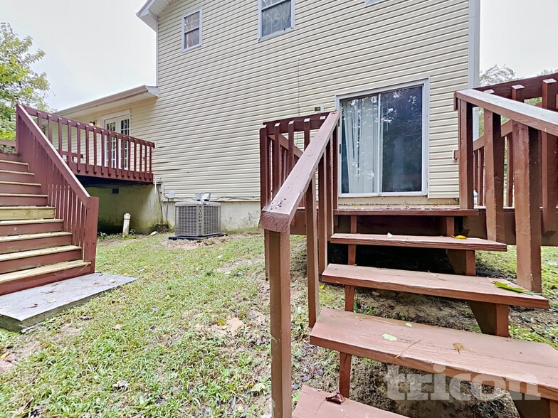 Building Photo - 5569 Princeton Oaks Ln